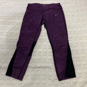 Nike Cropped Workout Leggings